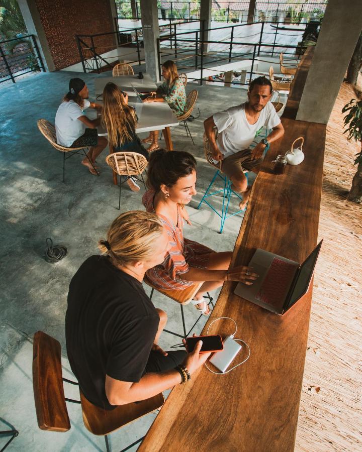 Endless Summer Surf Camp Kuta Kuta Lombok Eksteriør bilde
